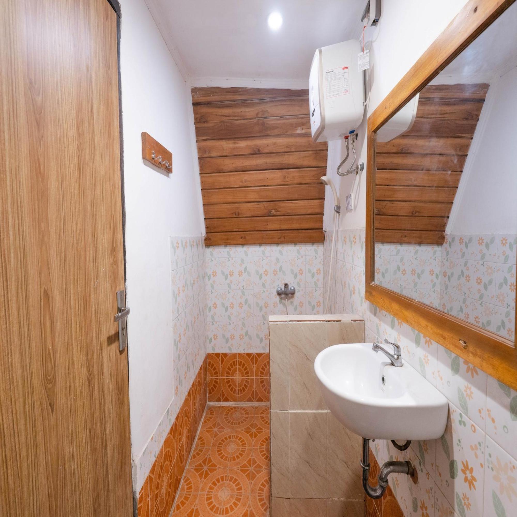 Hotel Reddoorz At Ocean 2 Gili Trawangan Zewnętrze zdjęcie